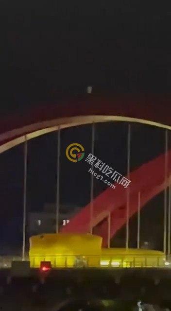 广州增城凌晨惊魂：男子桥上徘徊至凌晨，跳桥自尽引发热议-4