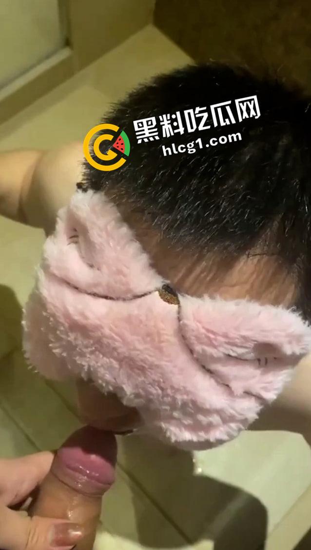 大学体育生约战一万二起步的男娘 被男娘摁在床上干到求饶 这种模样的男娘也不是不行-11