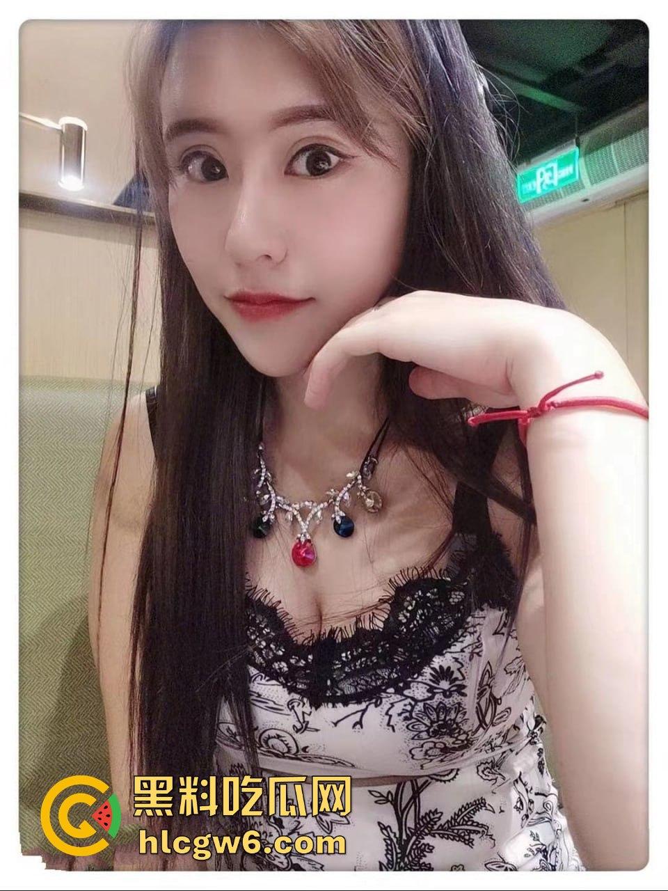 北京利索传媒公司女领导【孙宁】超黑肥大鲍鱼，极其享受虐待的骚母狗遭到曝光。