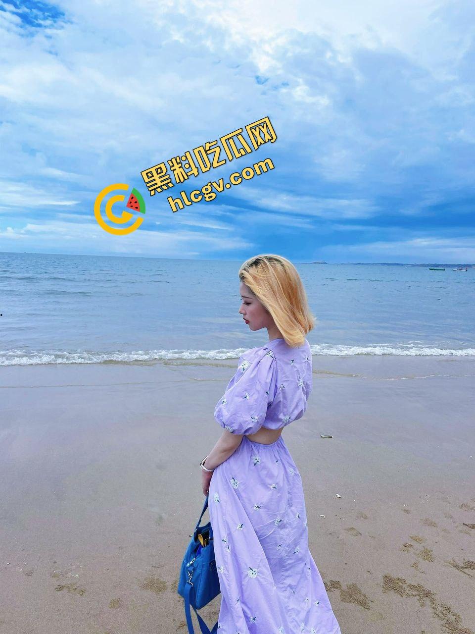 海南02年社会骚鸡『谢丽楠』黄发反差婊 白虎逼超级紧致 被大哥包养天天日 惨遭投稿曝光 独家流出!-4