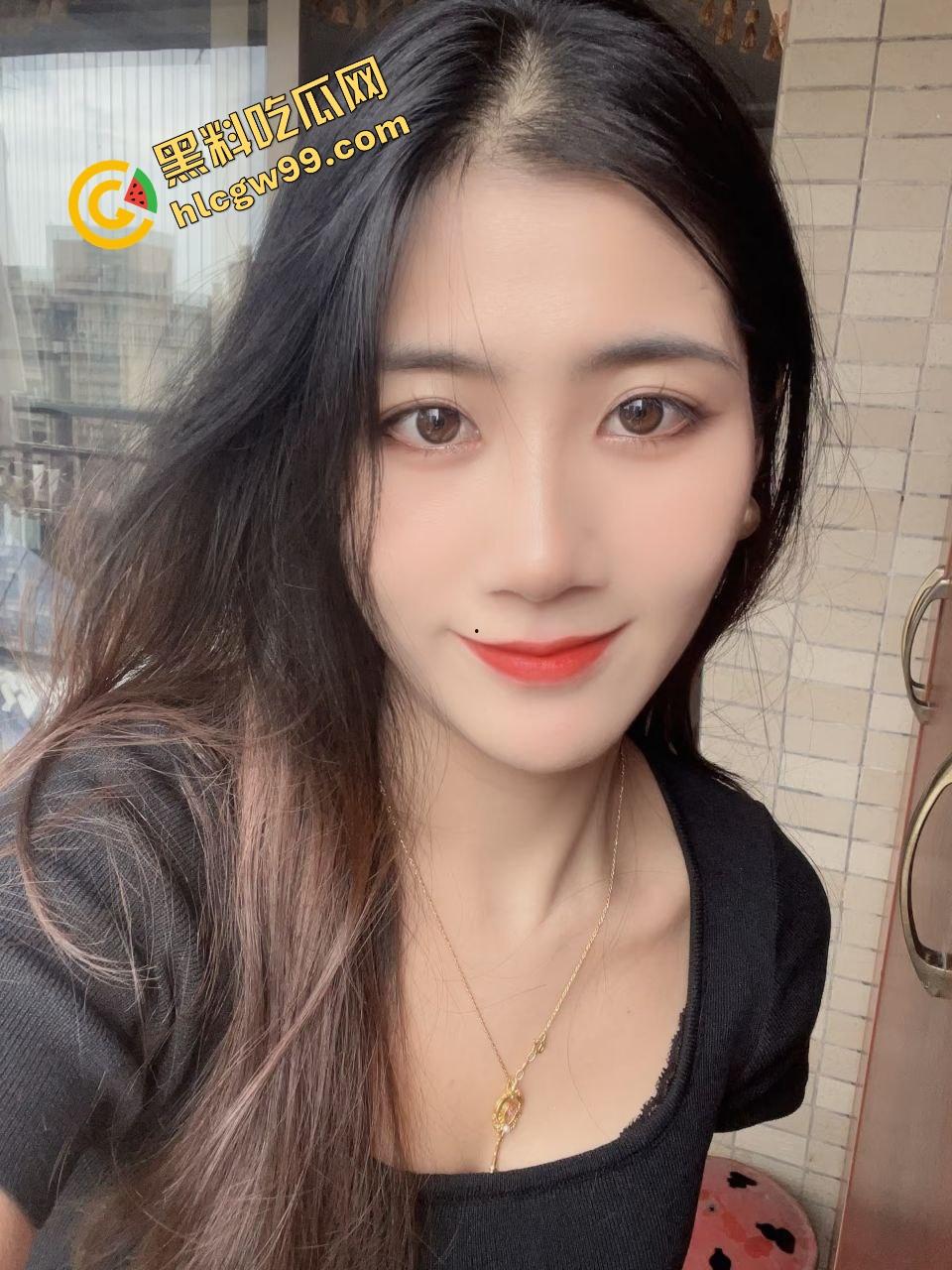 单男社交软件网聊年轻少妇『周芳茹』婚后约会出轨弟弟,散步至酒店全裸口交上位抱操!独家曝光流出!-3