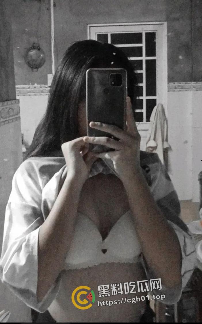 东莞实验中学女高中生网调视频遭流出 稚嫩得小妹妹羞涩的展示娇胸 这就是青春得味道嘛-1