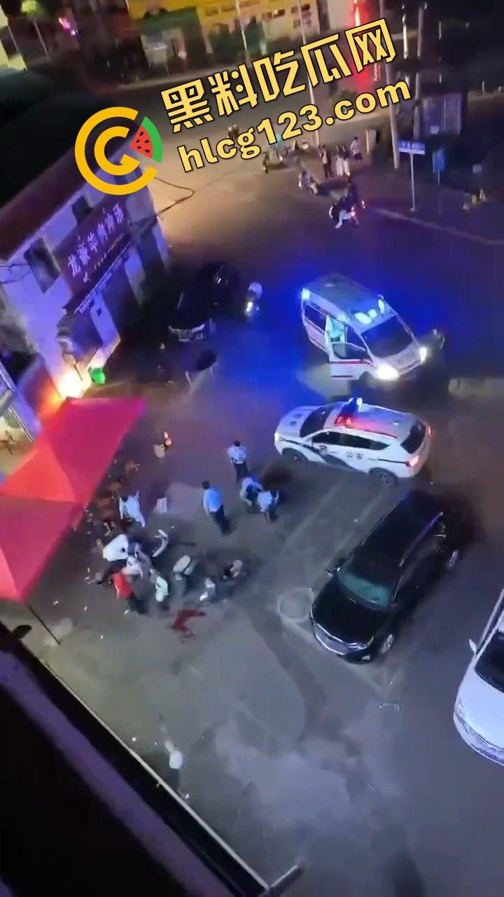 平顶山惊现街头悲剧!宝丰县老汽车站门前情杀,疑似因妻子出轨!-4