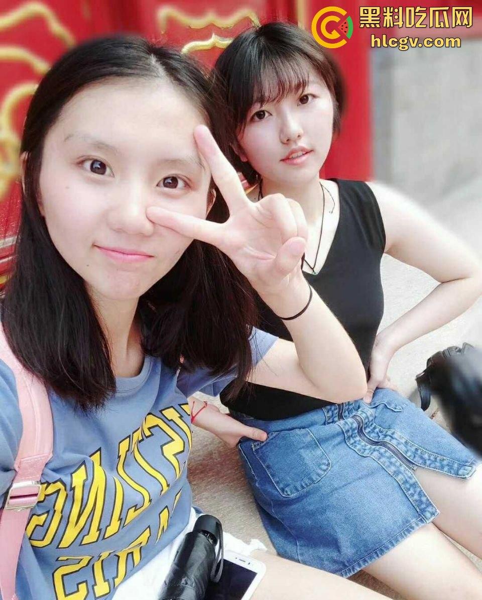 百度云惊现情侣口交后入泄密视频!清纯情侣私下骚得不行,展露隐藏的风骚一面!-2