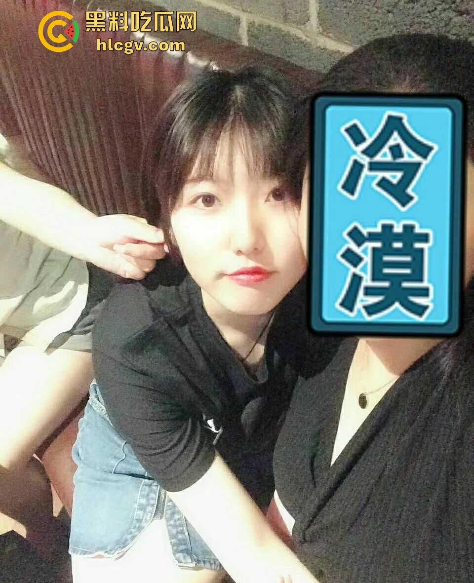 百度云惊现情侣口交后入泄密视频!清纯情侣私下骚得不行,展露隐藏的风骚一面!-5