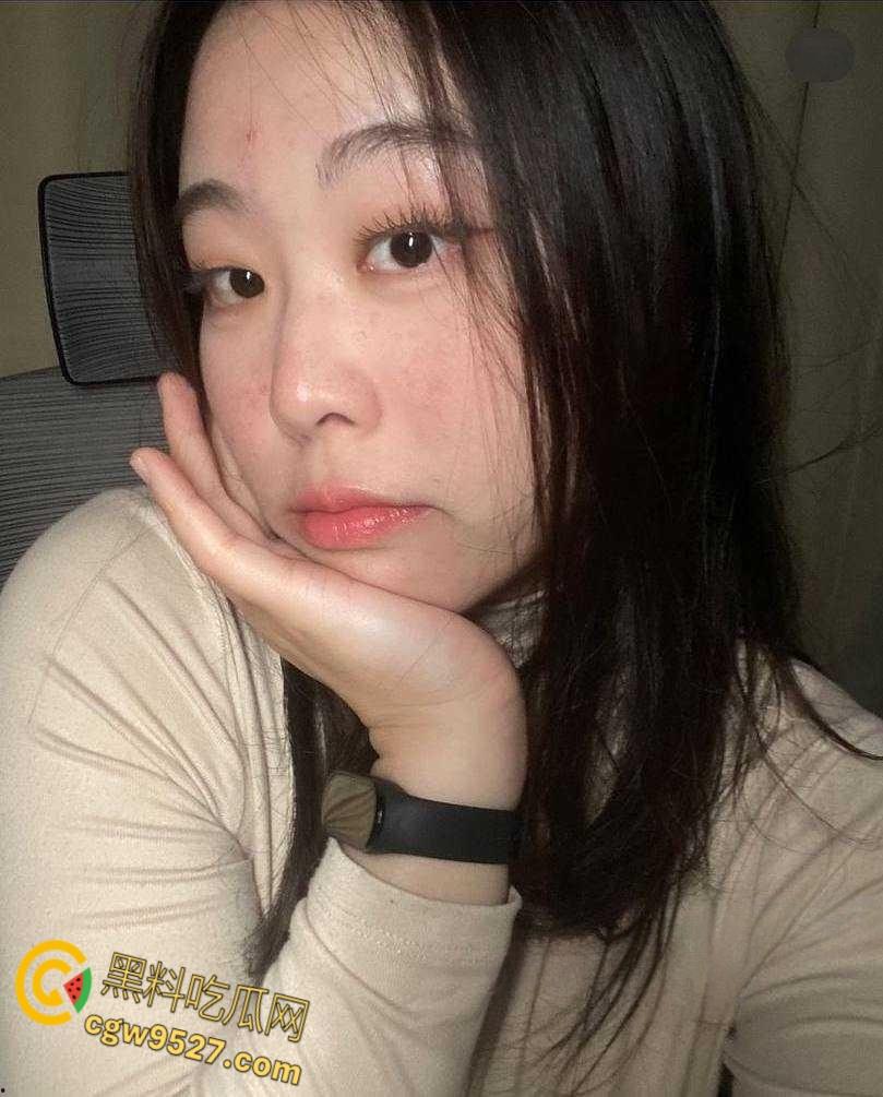 福建师范大学音乐系【叶欣怡】,专约高端局,普通渣男看不上要约就约网红,这大奶子梦中炮架啊!-2