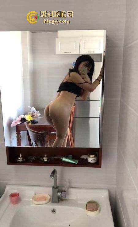 百度云惊现情侣口交后入泄密视频!清纯情侣私下骚得不行,展露隐藏的风骚一面!-8