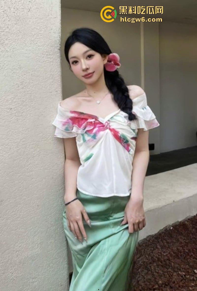 昆明抖音博主【femmefatale】线下私密视频曝光 极品身材颜值惊艳 榜一大哥疯狂后入干得白浆四溅!-10