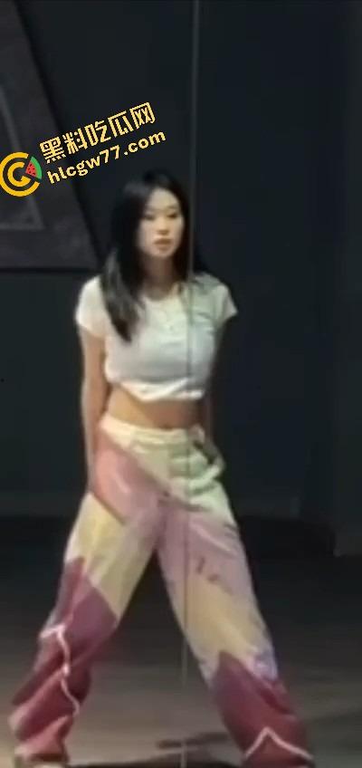 出国三年『赵瑞汝』从清纯小白花变成满级骚货,哥哥我不是处了但我会舔鸡巴了!-5