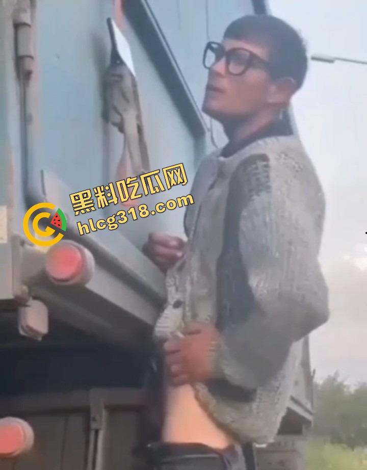 哥们太久没泄压,已经进入见洞就硬状态,见洞就想怼,马桶眼排气管、甚至风吹草动都能让他起反应!-7