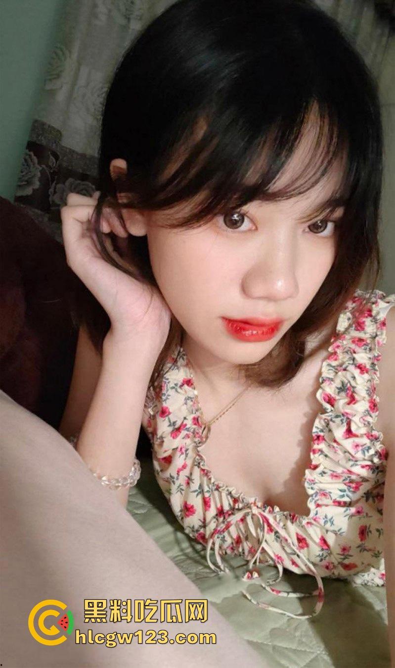 广西师范大学经济系学妹【范陈辰】清纯小coser三天被炮友拿下 酒店开房视频流出 娇嫩身躯被按压在床上猛插!-4