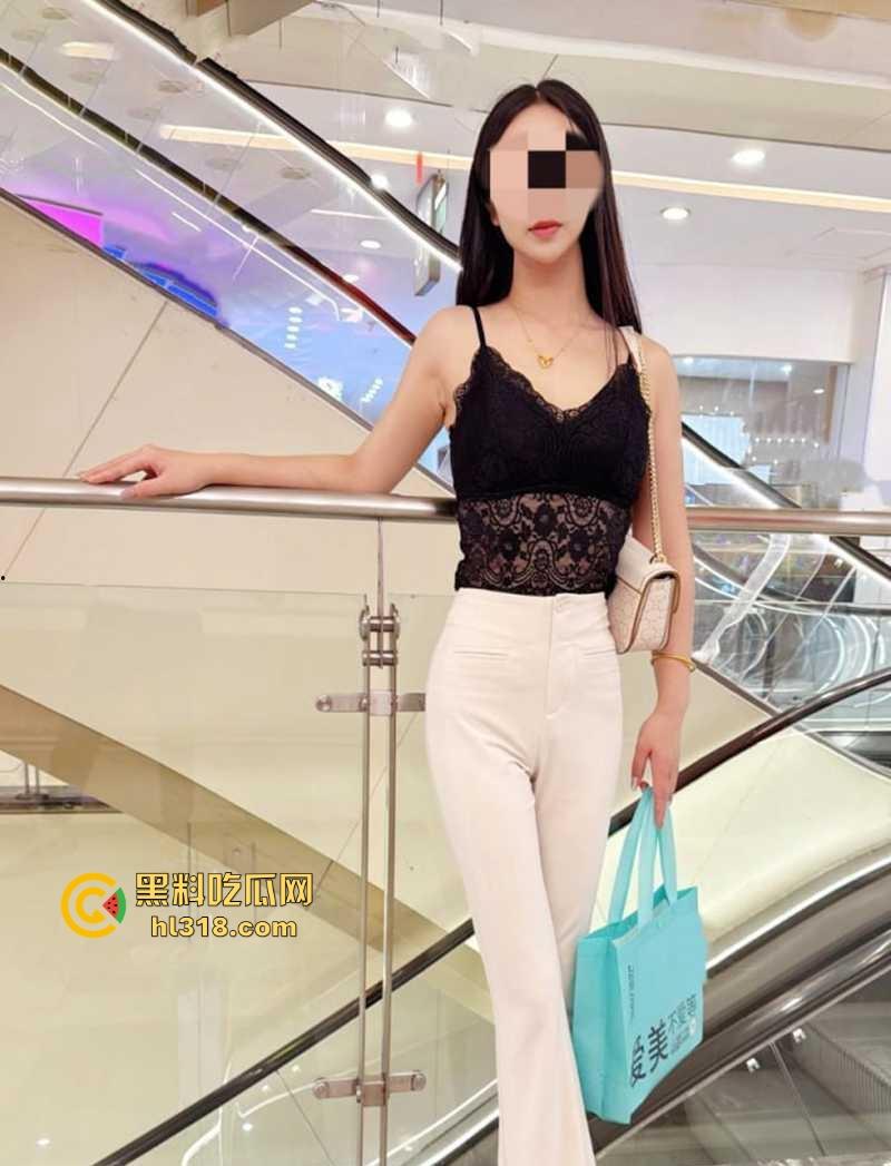 酒店约操美臀亲姐,极品性感身材,裤子舍不得脱,剪开裤缝就操,无套爆操美鲍喷水量惊人!-2