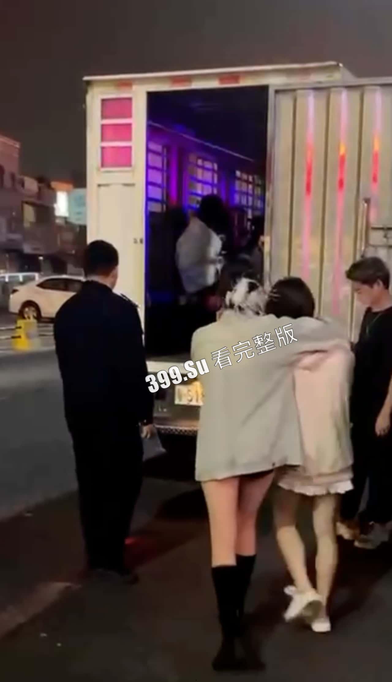 扫黄合集 出动这么多警力,积极且亢奋,不知道还以为在抓什么连环杀人犯呢(三)-7