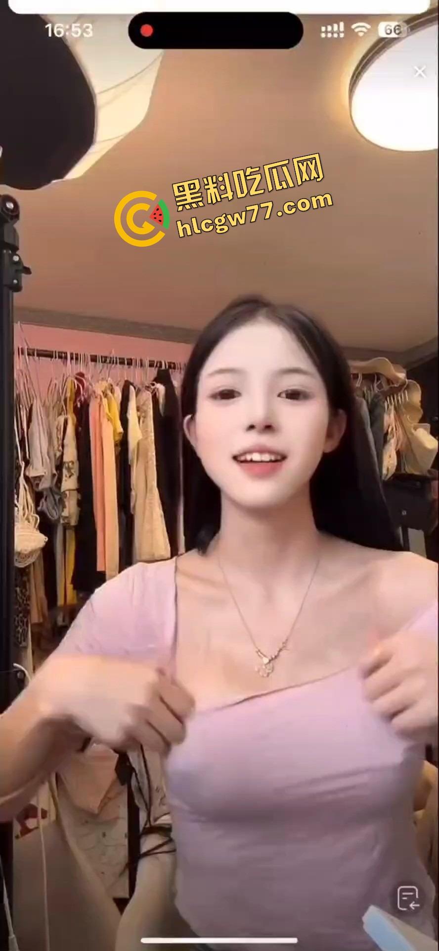 抖音真空带货女主播【小妮子】火了 奶头挺得比销量还高,买女装的清一色男粉,全程只看点不看衣服!-4