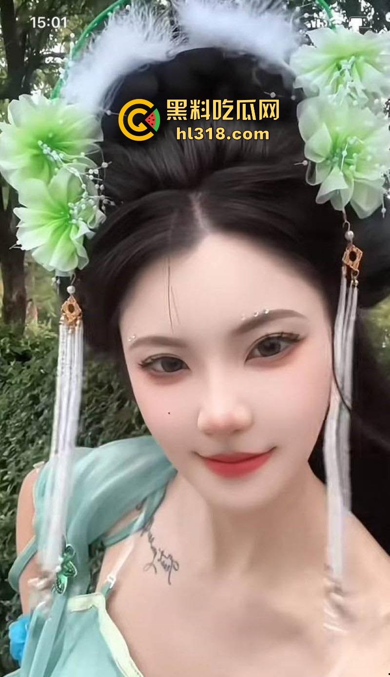 抖音巨乳网红【老刘又胖了】私密擦边热舞曝光,G杯大奶引人注目,劲爆热舞散发原始诱惑!-2