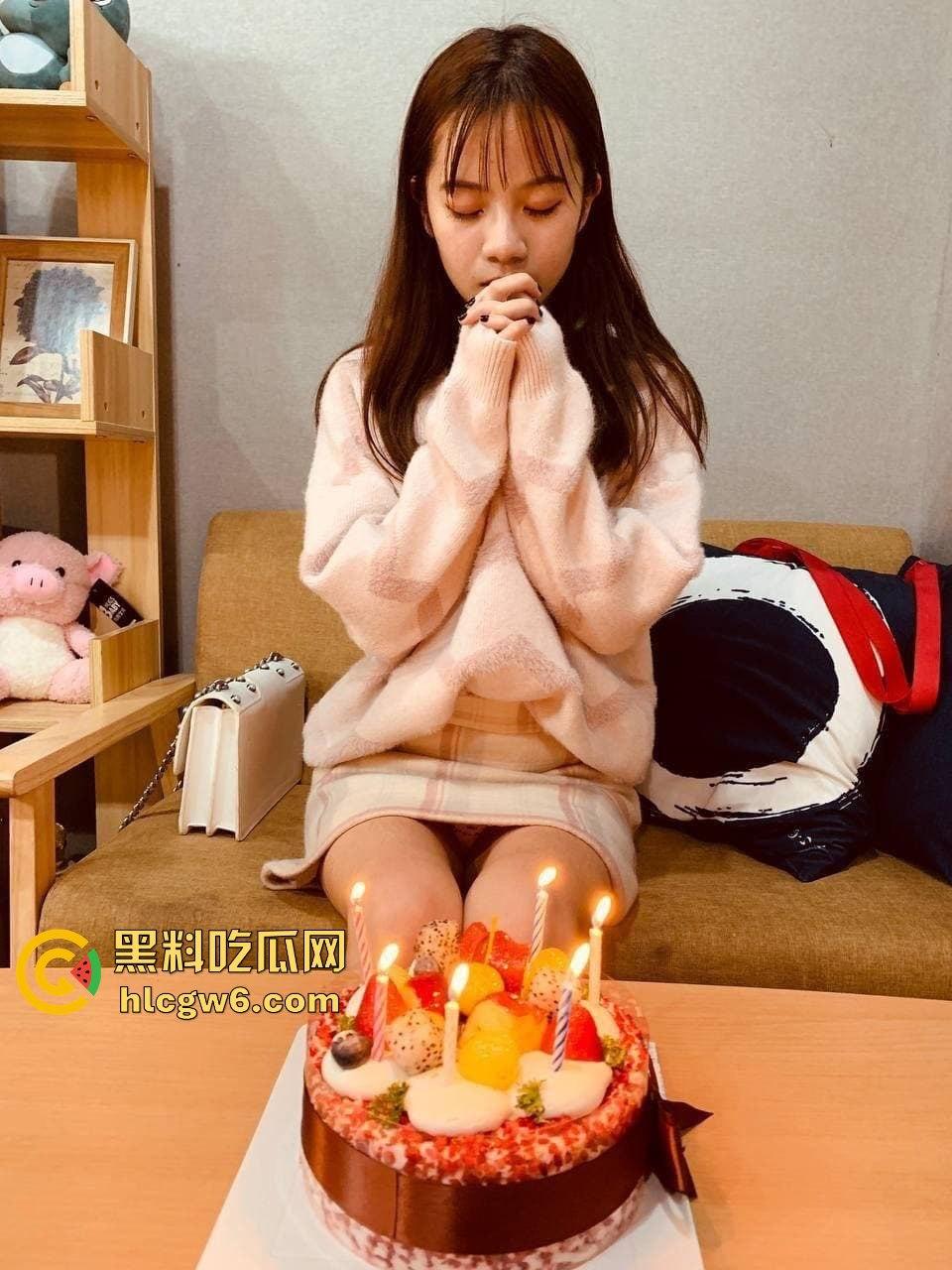 杭州蜜桃臀骚比【玩偶莹】被推特主李茶酒操翻，淫荡私拍成有钱人专属玩物，玩腻了直接换货，有钱人是真的会玩！-4