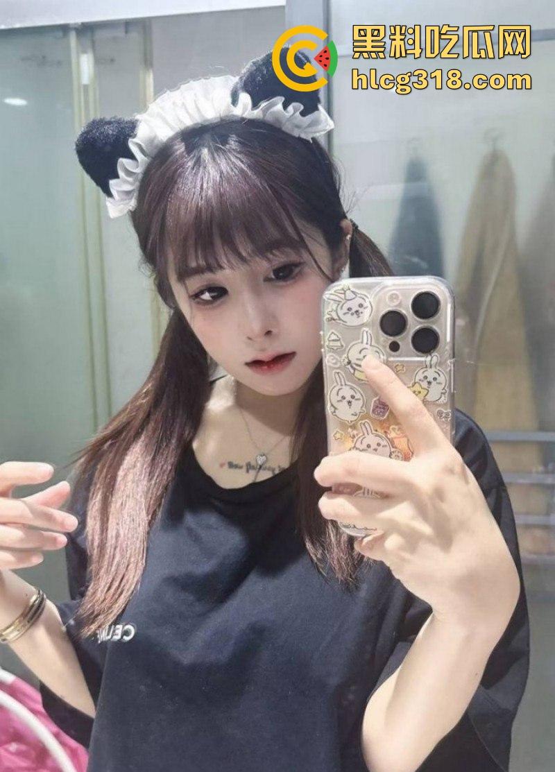 海角社区【朋友的妹妹】JK嫩妹不穿内裤色诱 欲火攻心大力狂插白虎蜜穴!-2