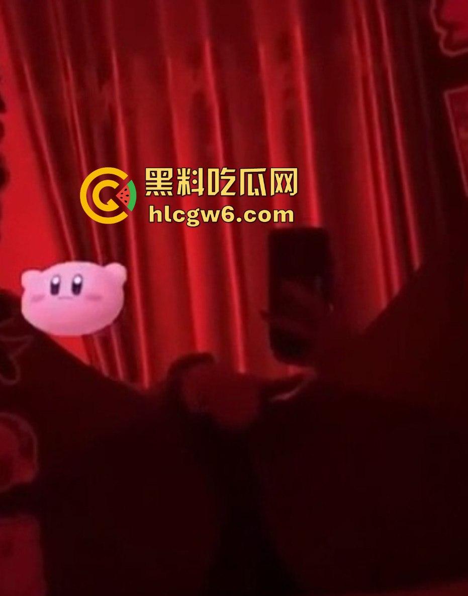 陕西母狗【王梓芮】19岁二次元嫩妹 欧美妆修女服cos 道具自慰玩弄骚穴 顶级身材诱人之极!-2