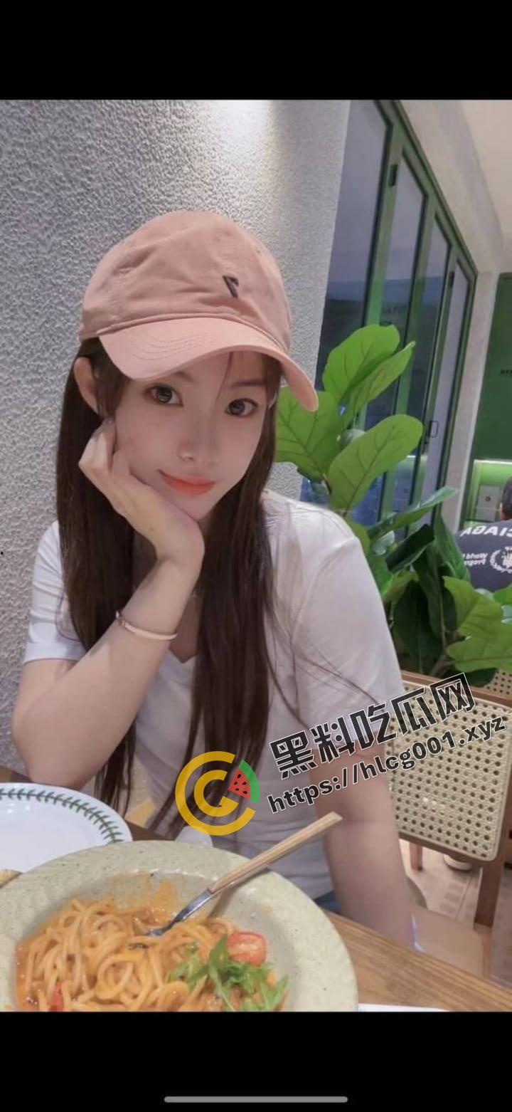 南京艺术学院母狗【刘静雯】约了个体育生被站起来蹬!!!逼都被操烂了!-3