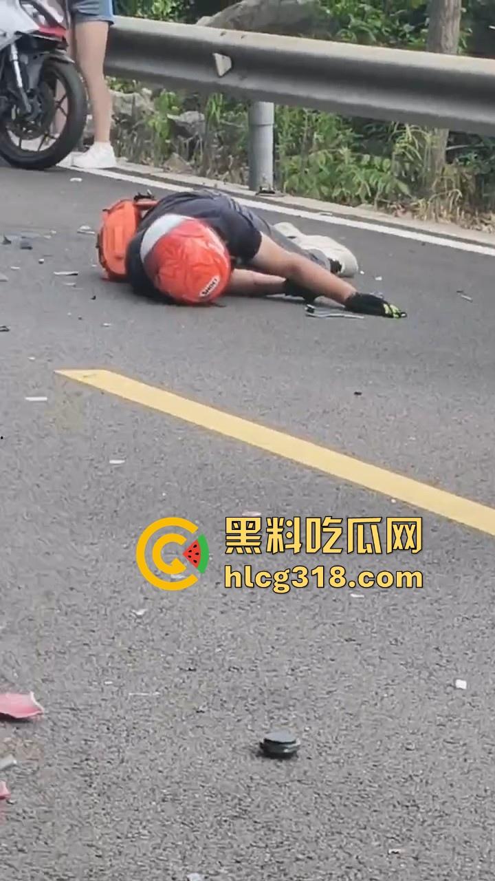 某秋名山公路发生严重车祸,机车少年终究付出代价,还要不要买GTR了少年!-5