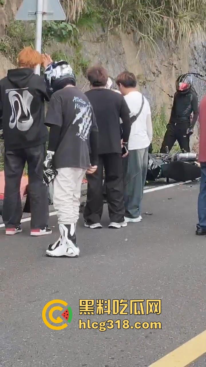 某秋名山公路发生严重车祸,机车少年终究付出代价,还要不要买GTR了少年!-8