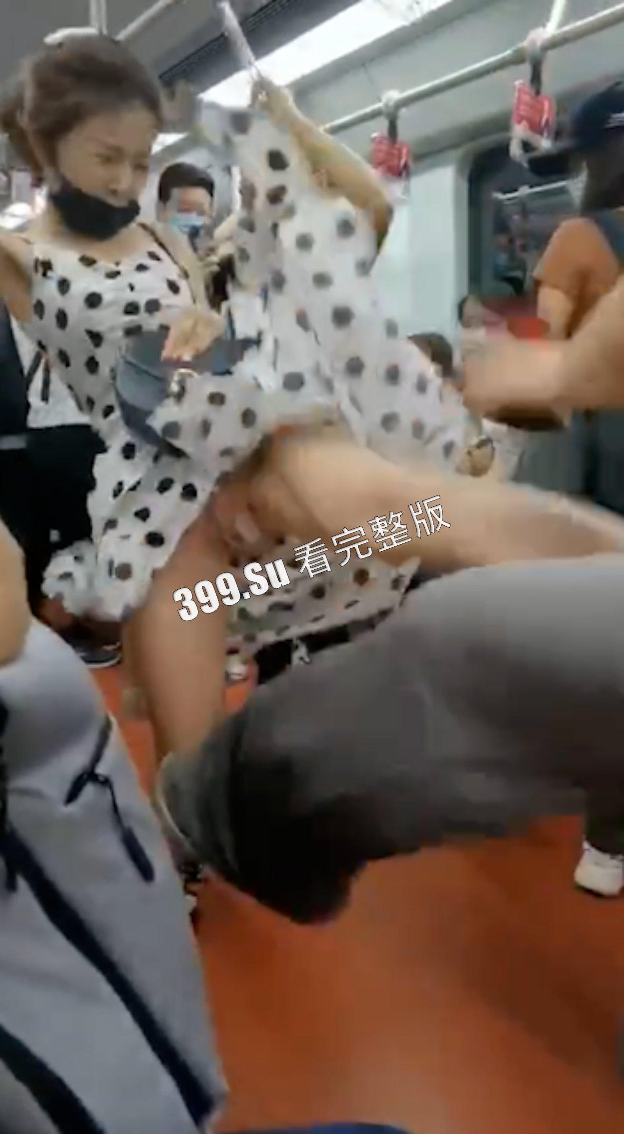 打架 互殴 解压 还是看女人打架养眼 扯头发扯胸罩 奶子一下就蹦出来了(五)-4