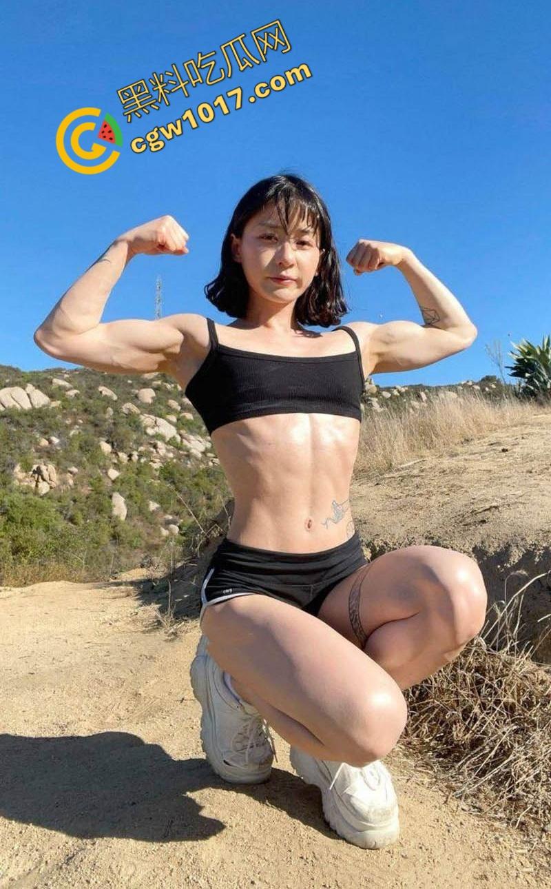 健身达人【PeachyCatsnack】会员私拍福利流出：户外狂野露出，脸穴同框道具自慰，撩爆兽欲！