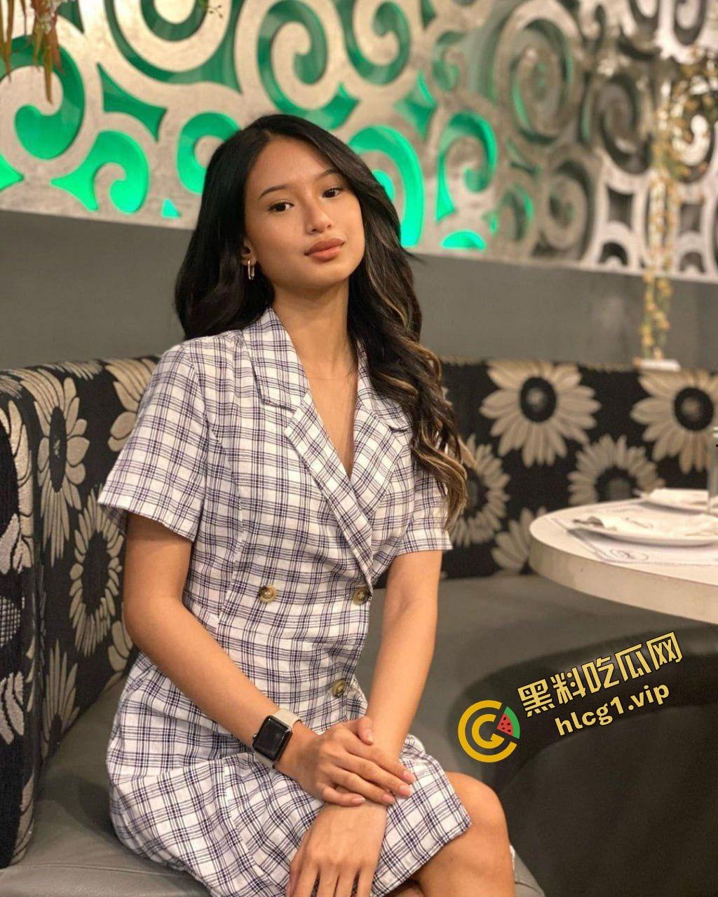 泰国黎府人妻反差婊『kati』诱惑自慰淫荡至极!操逼淫叫可射!-2