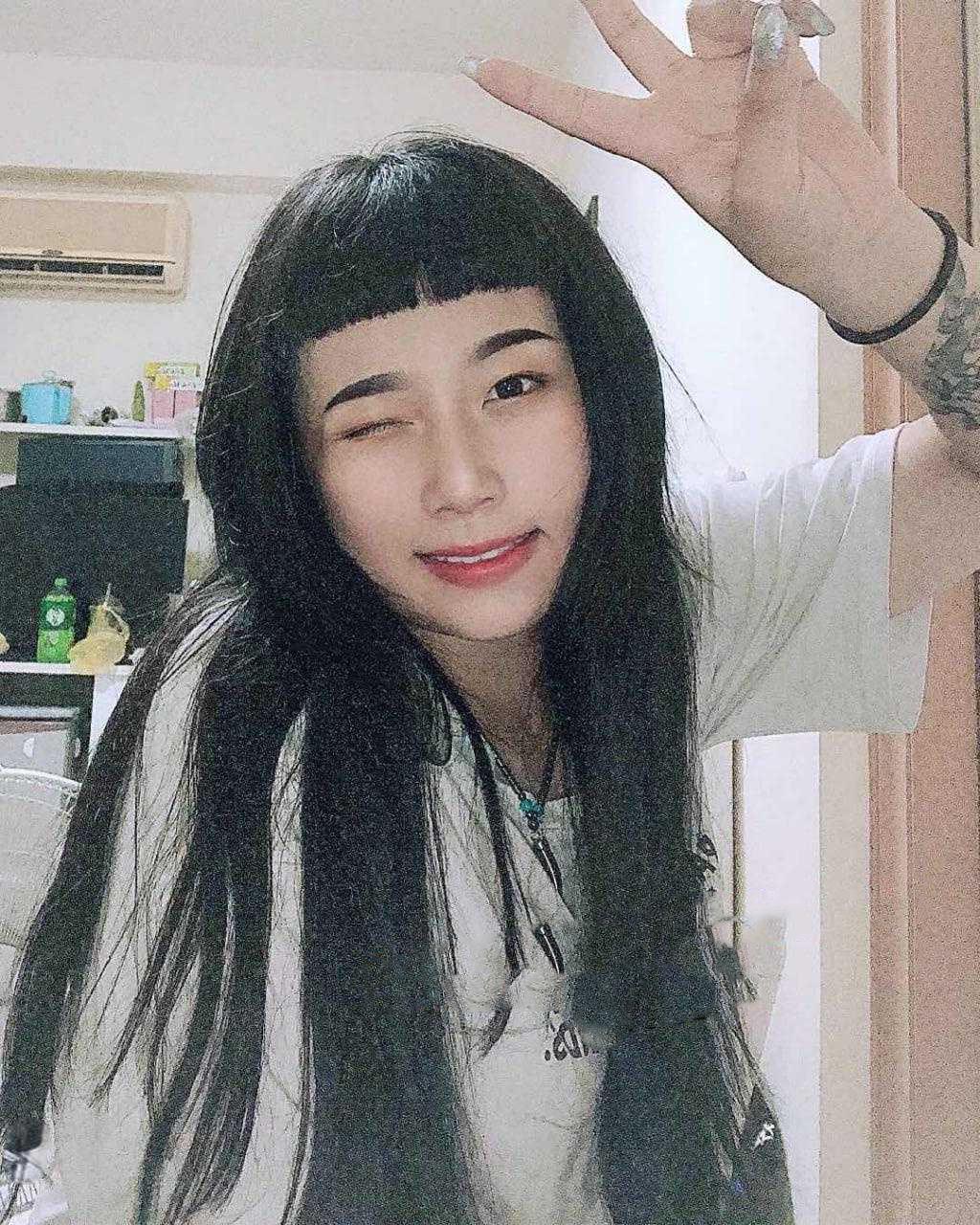 711巨乳女店员【林雯霞】,萝莉嫩妹上班期间在线自慰,超骚漏奶视频外流,傲人双峰呼之欲出,堪称视觉核弹!-3