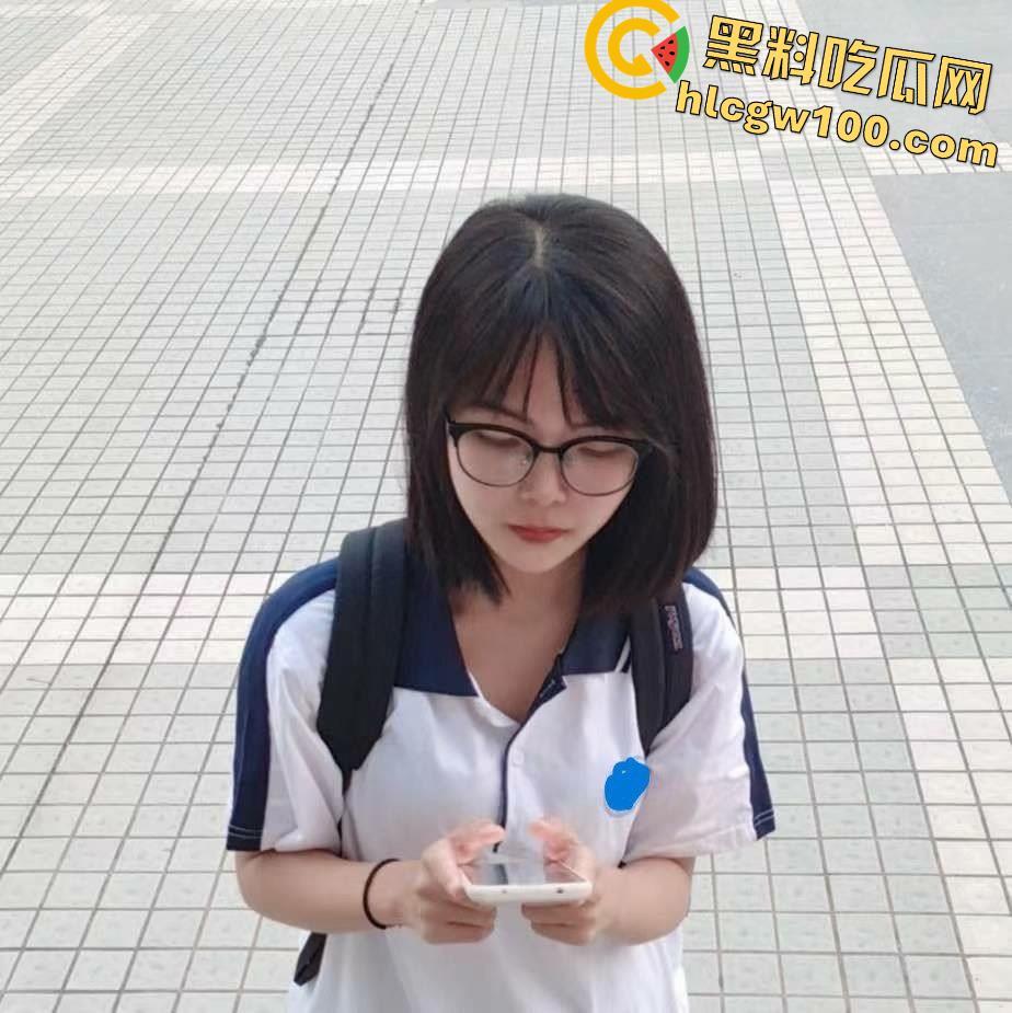 深圳女高清纯反差妹妹【张颖】 ,打飞机口爆技法娴熟,撅屁股被插是尽显风骚-2