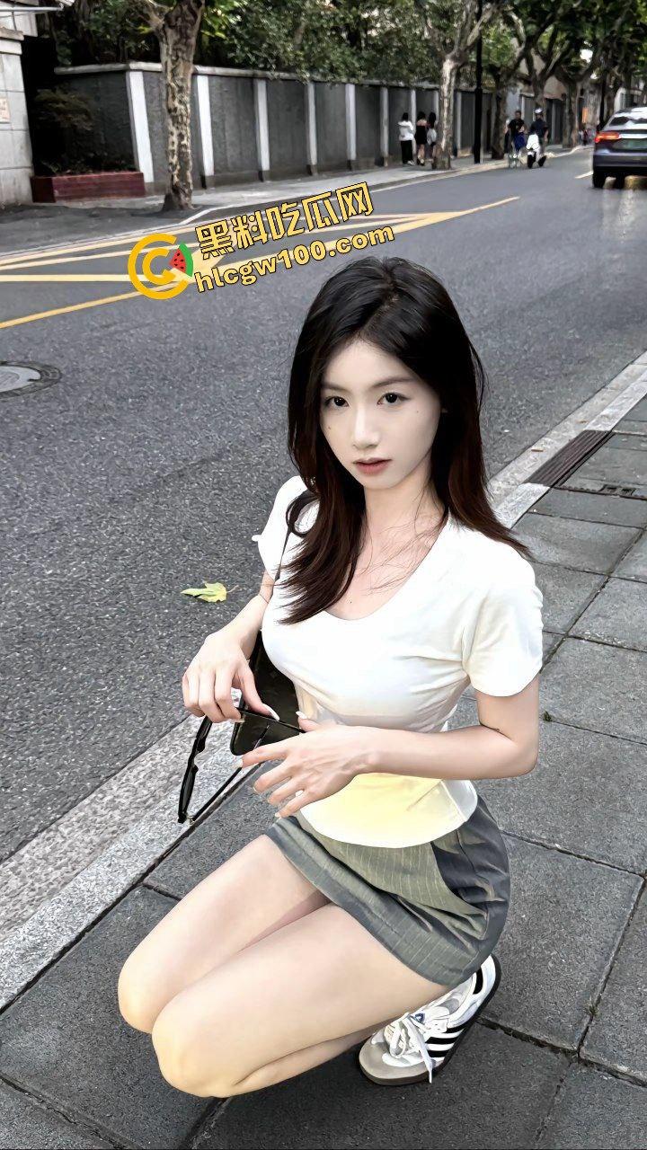 长沙职业学院反差女友粉逼肉便器『蒋雨婷』宿舍抠逼发骚 腰窝骚臀跪地让大哥后入!原创独家流出!-1