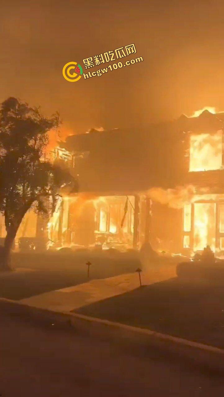 大规模火灾!美国加州山火肆虐,洛杉矶等多地区大火,富人区豪宅化为灰烬!直击火灾现场!-9