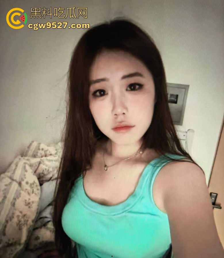 辽宁工商学院高颜值大学生【刘慧慧】高校的耀眼校花，肤白貌美，身材火辣，被富二代包养随意玩弄调教！