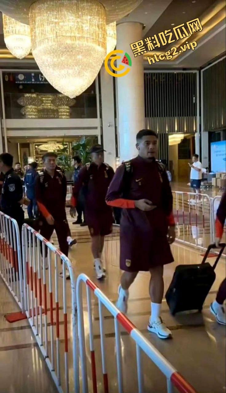 国足零蛋凯旋 “射门无力 购物给力” 惨输七球 仍能笑对人生-2