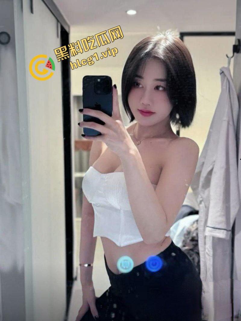 抖音前凸后翘女主播『看心情』为了流量 直播间洗澡露奶换衣 成功掌握流量密码!-7