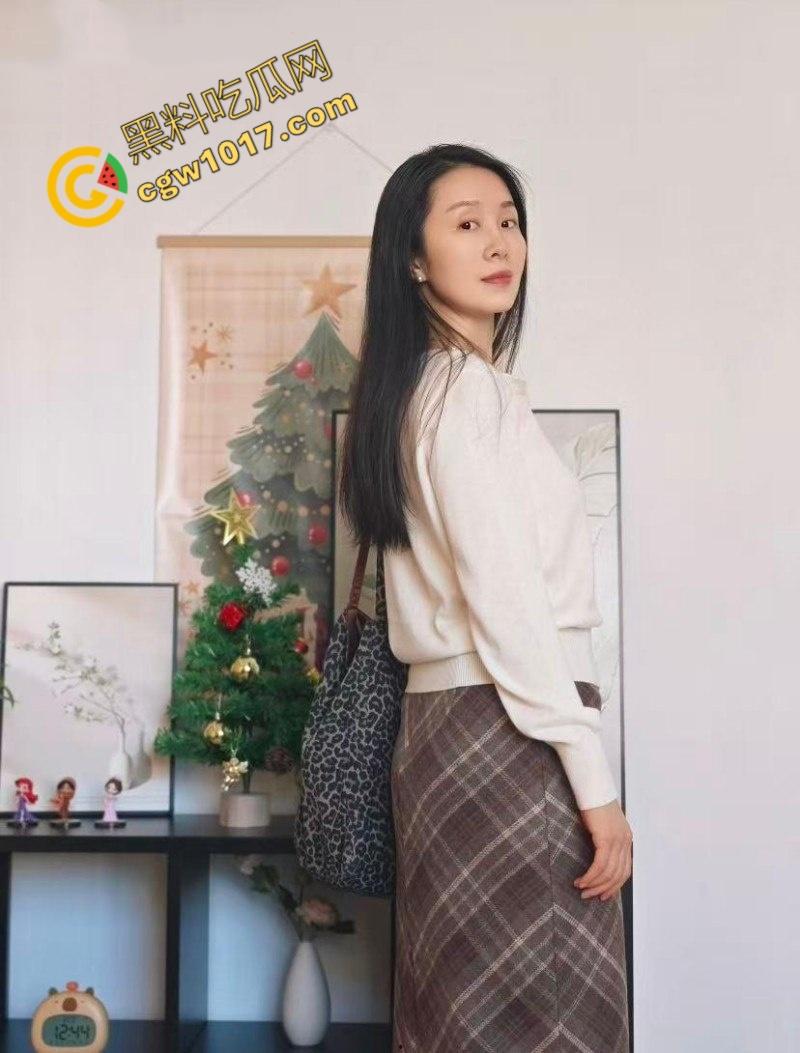 乱伦大神爆操会喷水的大胸嫂子, 肥臀露逼乱摇,野性至极,美艳嫂子呻吟尖叫,娇躯颤抖,欲仙欲死!-2