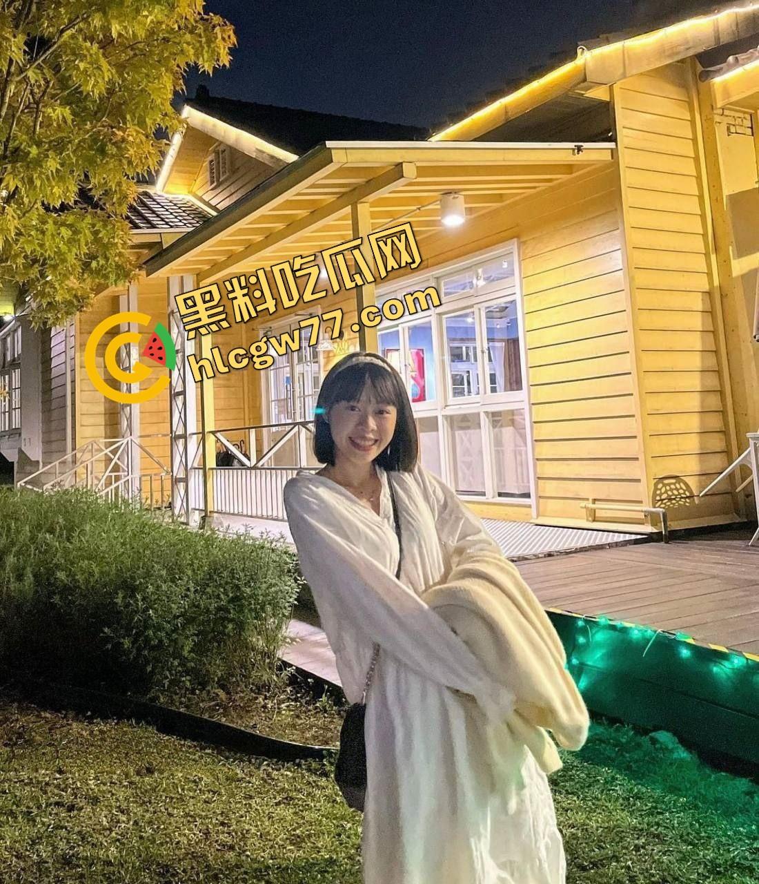 马鞍山JK眼镜妹【李蕊】平时装清纯,自己坐着骑屌骑到喷水,奶子乱颤淫相毕露,简直天生的母狗!-1