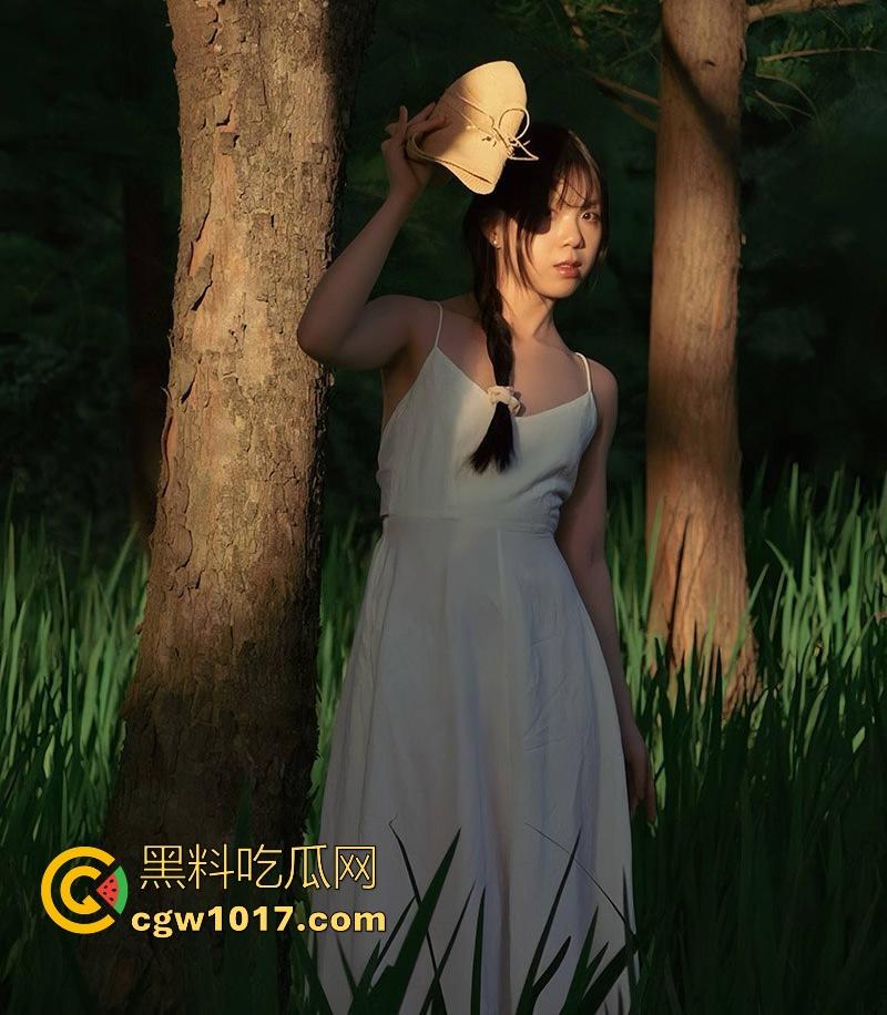 广州大学极品骚货【李嘉馨】私密视频流出，邻家甜妹化身风骚淫娃，露脸女上位观音坐莲疯狂榨精！