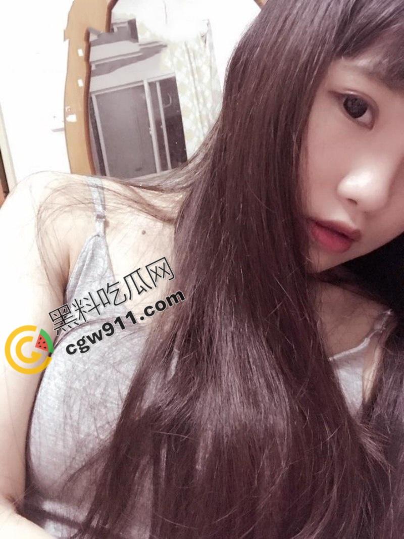 湖南36D豪乳嫩妹【谭郡】淫荡约炮流出！浴缸中粉嫩馒头穴被狠狠爆操，淫水四溅，雪臀乱颤