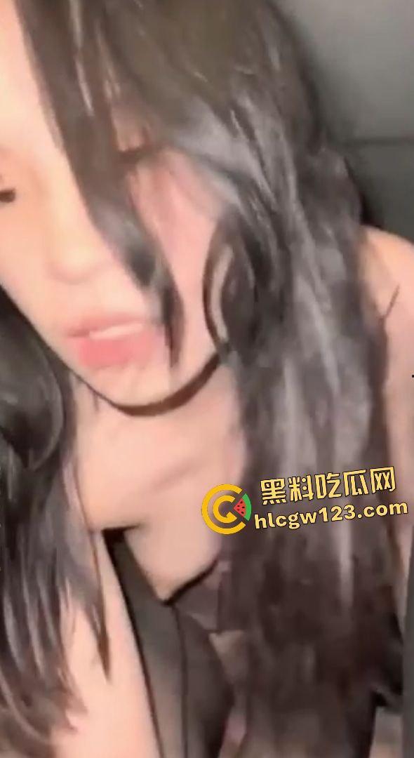 天雷滚滚稚嫩妹妹车震初体验,粉嫩小穴被狂虐,女上位敲到头嫌车太小!-8