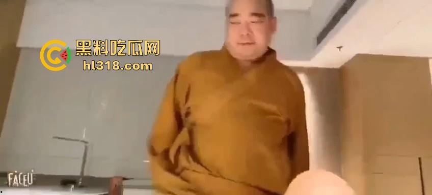 佛组佛渡天下,慈悲为怀,大师就拿下体给你开个光,保你以后出入通畅,细水长流,阿弥陀佛!-6