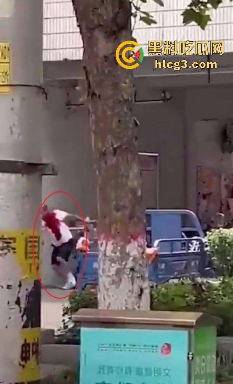 女人惹的祸!河南永城一光头男子被黑衣男子持刀刺伤致死-2