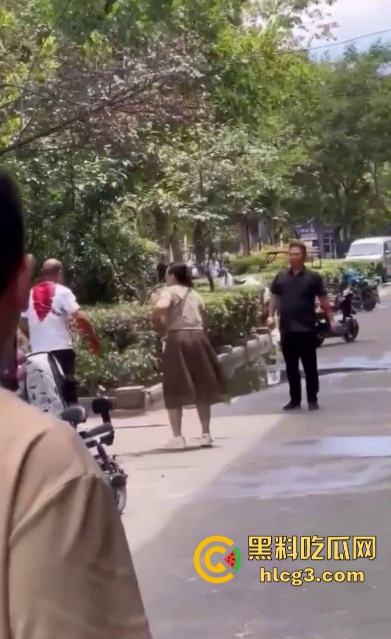 女人惹的祸!河南永城一光头男子被黑衣男子持刀刺伤致死-6