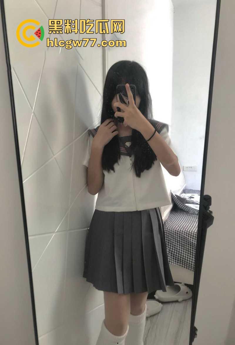 湖北襄阳清纯学生妹【张婧涵】露脸裸舞沦为金主小母狗 从校园乖乖女秒变淫骚小野猫!-6