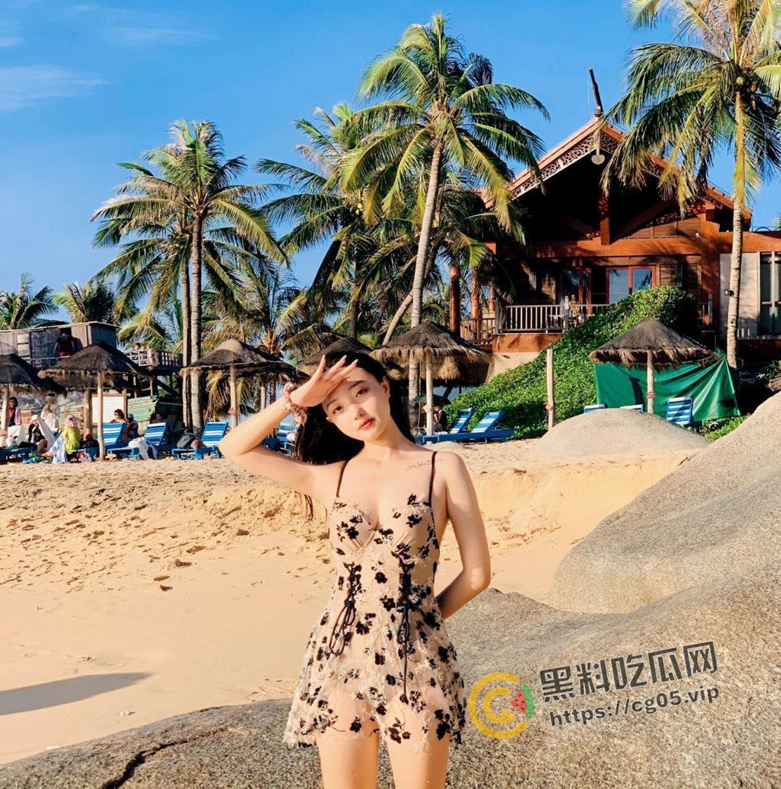 瓜友投稿！自己女神被猪拱了 因爱生恨将其视频流出  甜美妹子被肥猪暴击 惨叫连连-2