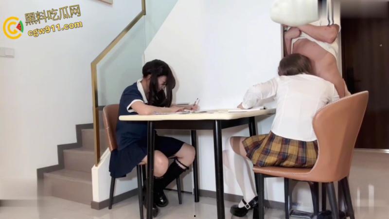 给成绩不好的妹妹不行功课，肉棒灌输知识，JK制服被调教玩弄，边写作业边后入，无套内射白虎嫩穴 ！-3