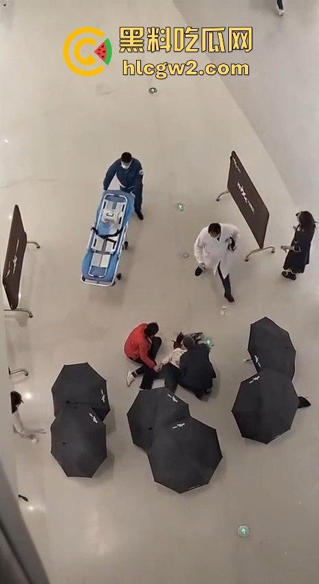 济宁新开商场小女孩从四楼坠落,不幸离世,疑因电梯事故酿成悲剧!-12