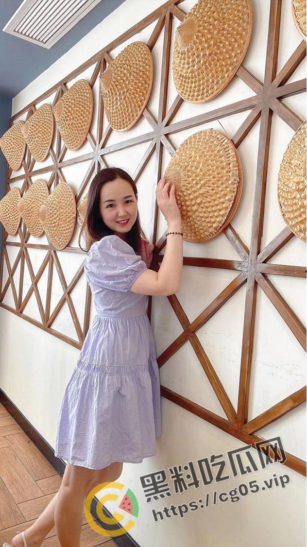 低配版战鹰！青岛珠宝售货员【郑敏】背着老公酒店1v4 还录下做爱视频发给闺蜜老公 反差婊界的抽象大师