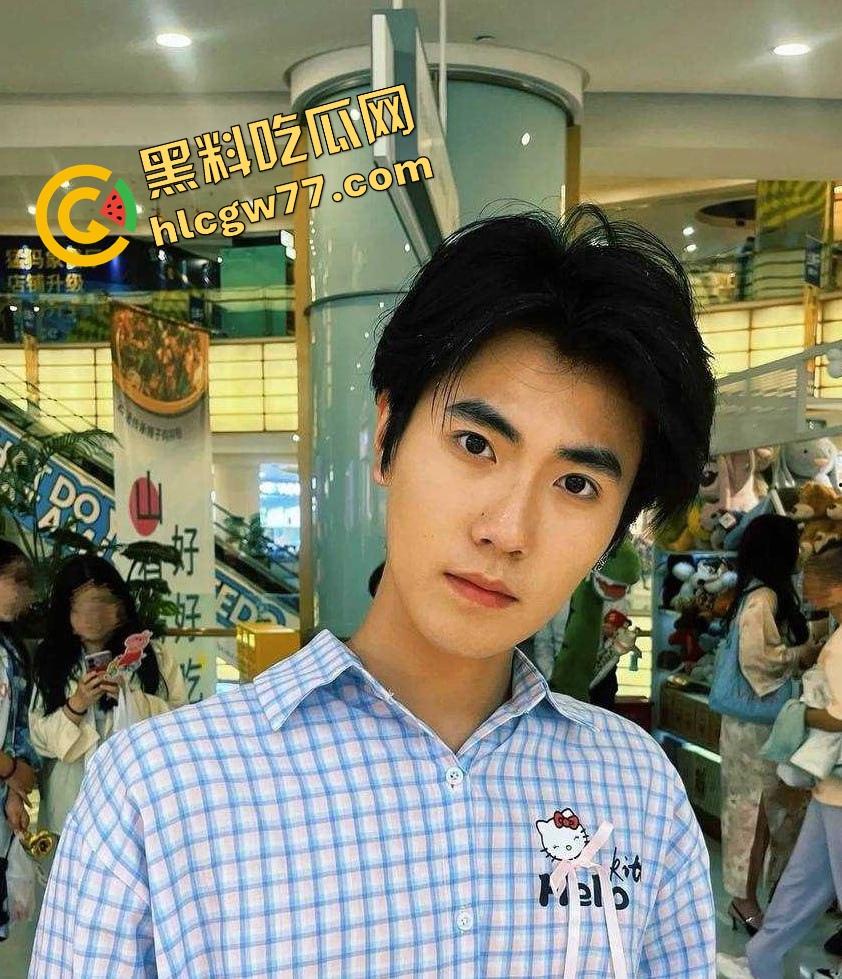 抖音42万颜值博主【刘润桐】装纯骗钱塌房,嘴上说单身,背地里男友当金主,女粉全成提款机!-8