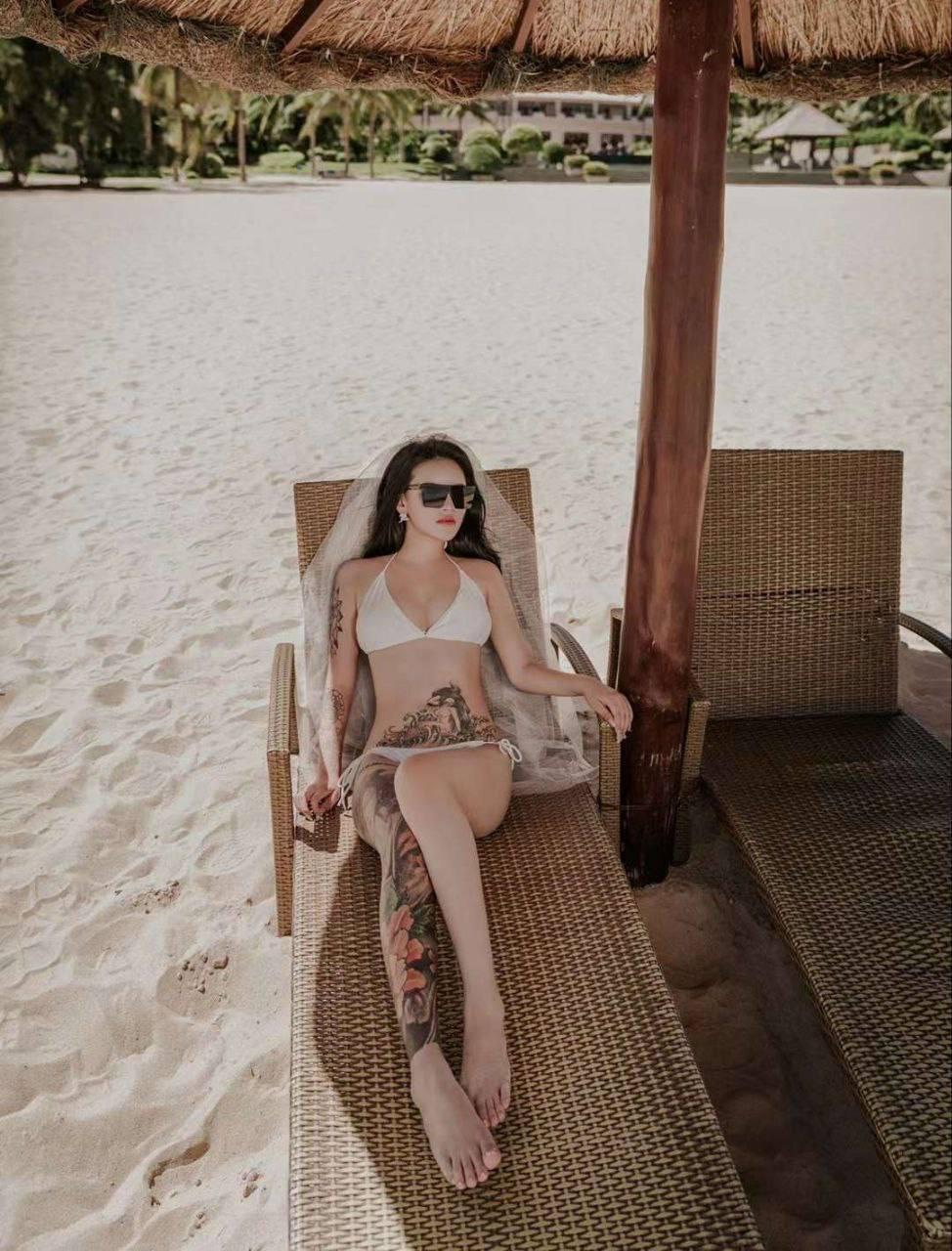 迷奸高颜值网红!下药晕倒带到酒店无套 晕了都能发出淫叫 十足的骚货-1